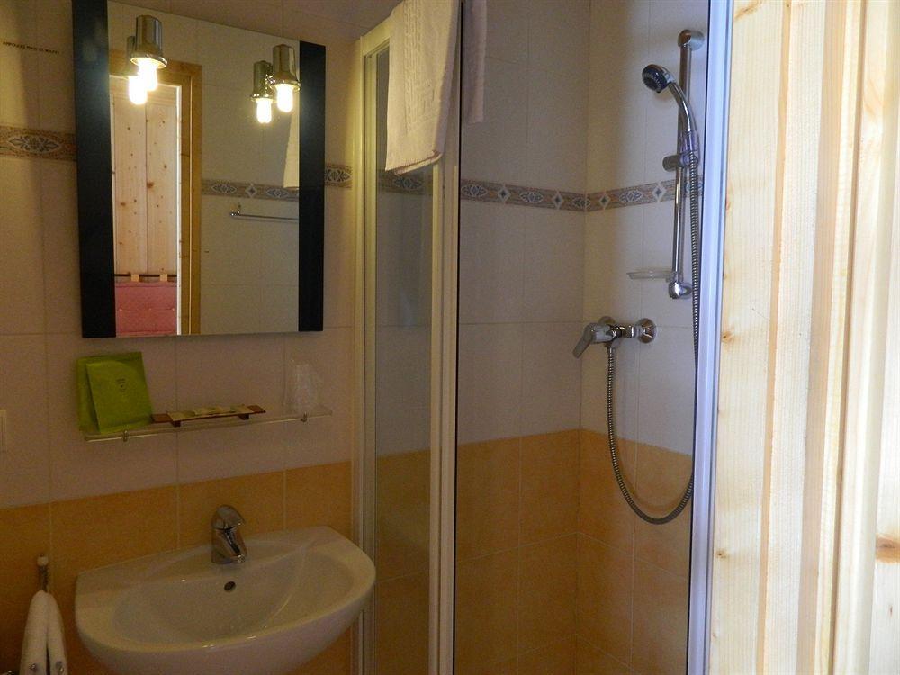 Logis Hotel Les Sapins Montriond Zewnętrze zdjęcie